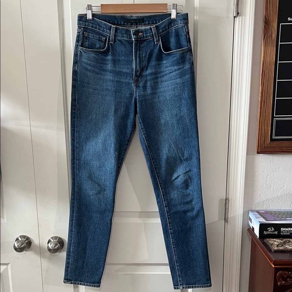 J Brand Ruby High Rise Slim Straight Leg Jeans in Romance Wash